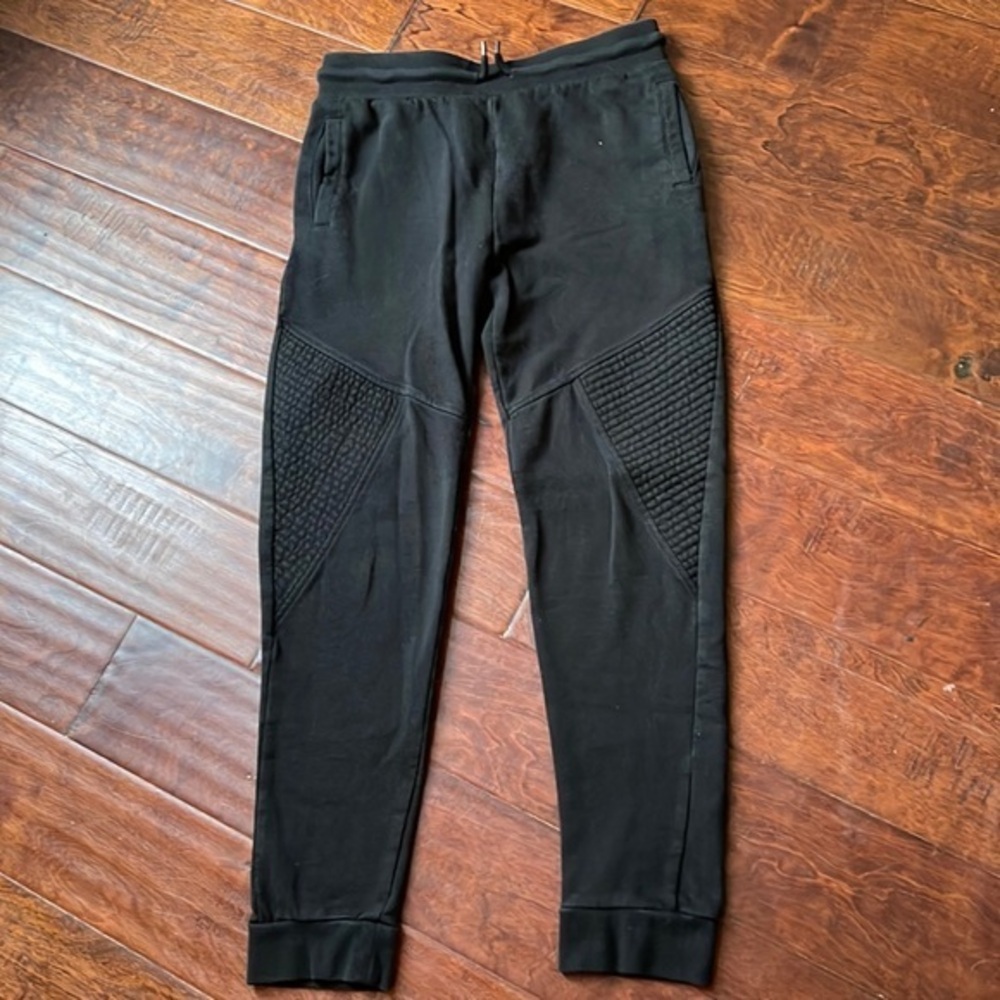 Hollywood the jean people black sweat pants/ joggers cool seaming near knee